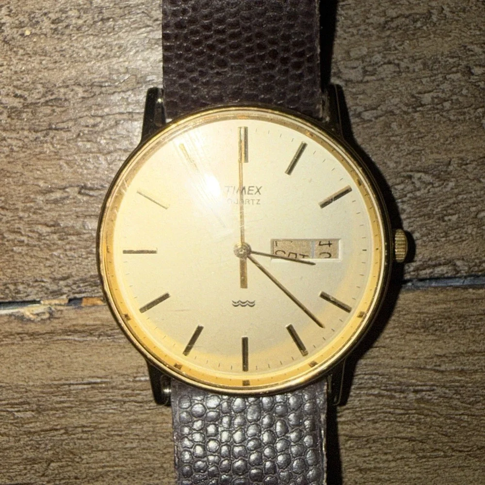 Vintage Timex Quartz Men's Day Date Gold Tone Dress Watch New Battery Running